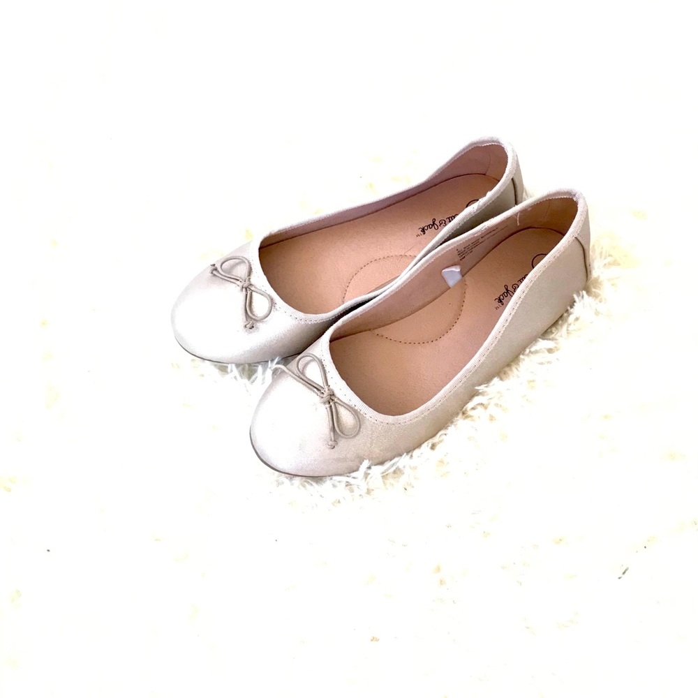 Cute formal sparkly golden shoes